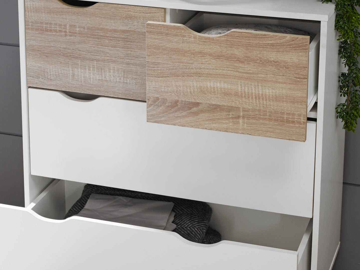Skand 4 Drawer Chest